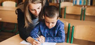 كيف نعلّم أولادنا الإصغاء – إعداد سلام سيدة