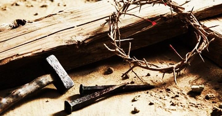 تأملات في الجمعة العظيمة – المسيح على الصليب، ذبيحة حب و بذل