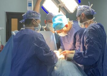 صلاة من اجل الأطباء والممرضات وكل من يعمل في مجالات الرعاية الصحية