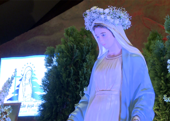 طلبة وزيّاح العذراء المجيدة