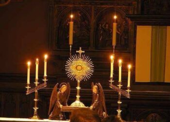 ساعة سجود لسيدة الوردية المقدسة