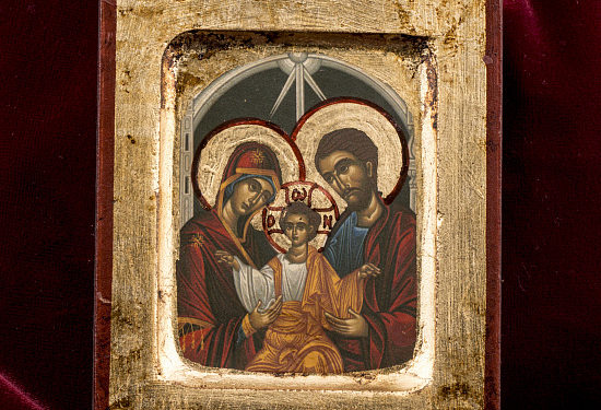 أيقونة العائلة المقدسة مباركة على حجر الطيب (بيزنطية) – الايقونة وشرحها