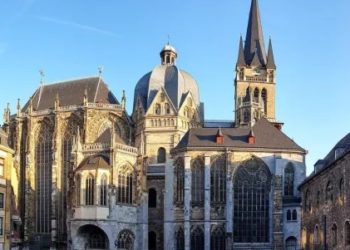 الفن الكارولنجي في الكنائس – الفن الكنسي