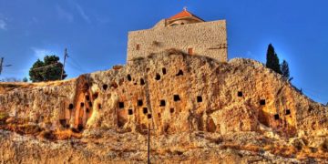 شير و كنيسة مار يوحنّا المعمدان القديمة في بلدة أميون – كنائس لبنان