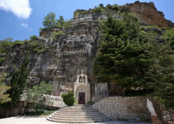 كنيسة مار بطرس وبولس – العاقورة