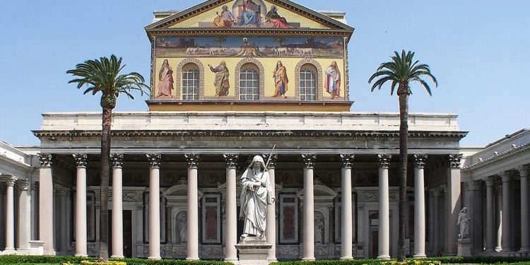 كنيسة القديس بولس خارج الأسوار – كنائس ايطاليا