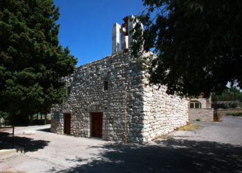 كنيسة مار نهرا والقديسة صوفيّا (دملصا) – كنائس لبنان