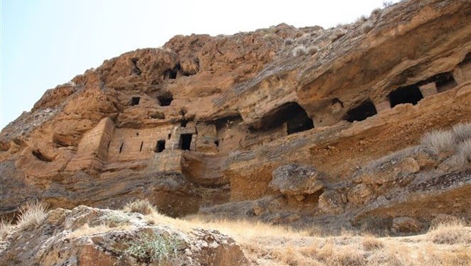 دير مار مارون – كنائس لبنان