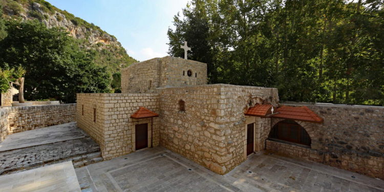 كنيسة مار سركيس وباخوس (كفتون) – كنائس لبنان