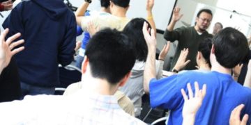 المُتَجدِّدون .. أُجَراء مُقايضون