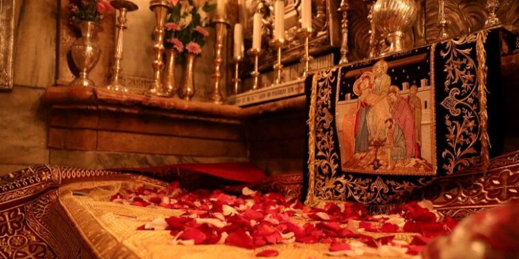 خدمة جنّاز المسيح (مساء الجمعة العظيم المقدّس) مطرانية طرابلس للروم الأرثوذكس – طقس بيزنطي شرقي