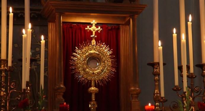 خميس الجسد – عيش حبّ المسيح في سرّ القربان