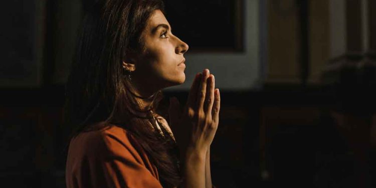 الزمن يُظهر أصالة معدن إيماننا