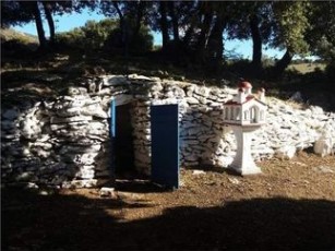 كنيسة القدّيسة حنّة – رودوبي (اليونان) – كنائس متفرقة