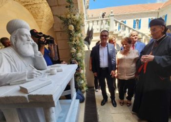 الراعي: البطريرك الدويهي حامل الرسالة الإنجيليّة في هذا الشرق والرافض الخضوع للمال والفساد