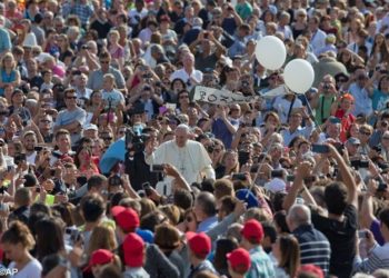 الكنيسة هي عائلة روحية والعائلة هي كنيسة صغيرة