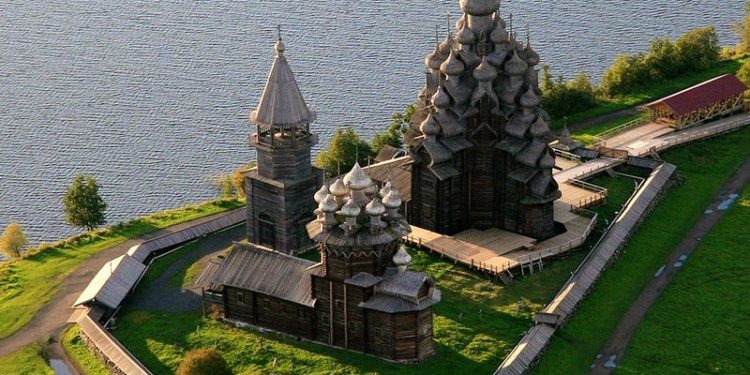 كنيسة التجلي في جزيرة كيجي (روسيا) – كنائس متفرقة