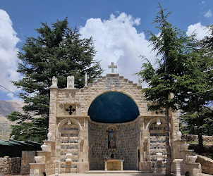 مزار سيدة الأرز – بشري – كنائس لبنان