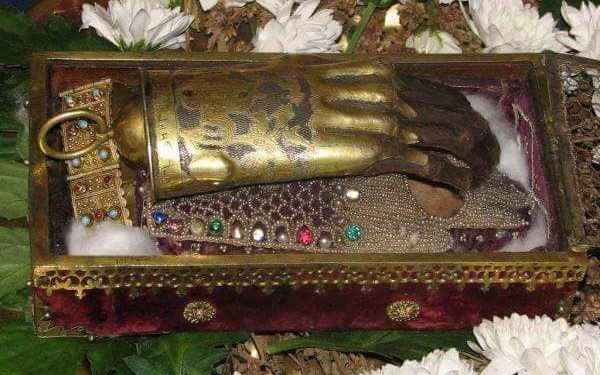 يد القديسة تقلا ، أين هي اليوم ؟