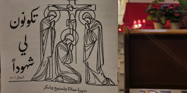 مع الشهداء المسابكيين في ليلة تقديسهم من أمام ضريحهم في كنيسة مار أنطونيوس