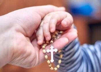 الحفاظ على القيم المسيحية وسط تحديات المجتمع المعاصر