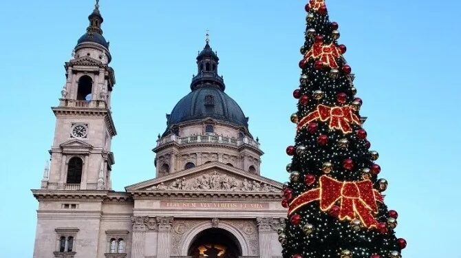 ما قصّة انتشار شجرة الميلاد في العالم أجمع؟