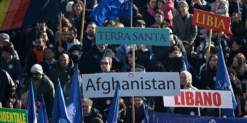 البابا فرنسيس في 01 يناير 2025: لنصلِّ لكي تتوقف المعارك على جميع الجبهات، ويتمَّ التركيز على السلام والمصالحة