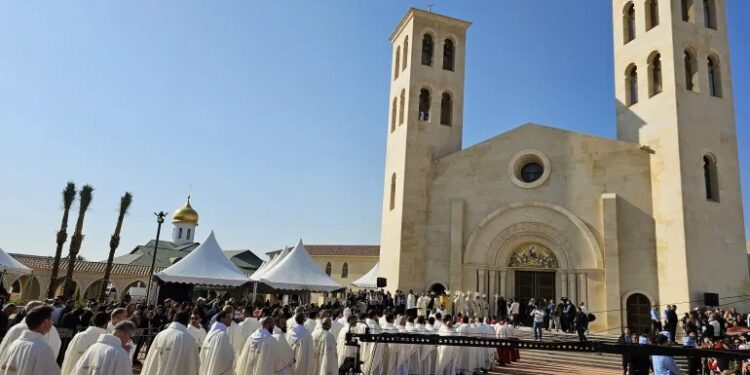تدشين أكبر كنيسة بالشرق الأوسط (كنيسة المعمودية) قرب مغطس السيد المسيح بالأردن – كنائس متفرقة