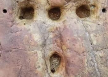 قصّة لا يعرفها معظم المسيحيين: عن العمود القائم في كنيسة المهد والمثقوب بهيئة صليب!