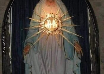 تمثال سيدة الخدم (قصة حقيقية) – قصة وعبرة