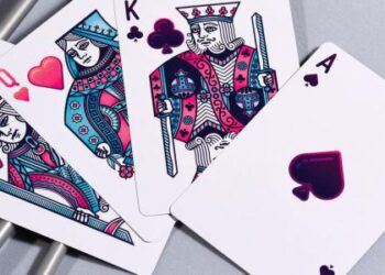 قصة ورق اللعب – من كتاب دوستويفسكي والله – قصة وعبرة