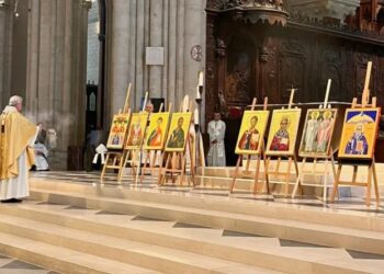 أيقونات شرقيّة… كاتدرائيّة نوتردام الباريسيّة تحتضن وحدة الكنيسة