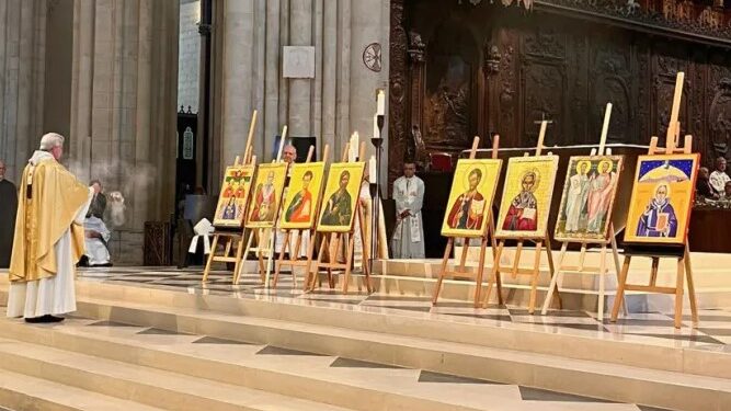 أيقونات شرقيّة… كاتدرائيّة نوتردام الباريسيّة تحتضن وحدة الكنيسة