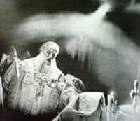 توثيق أعجوبة حلول الروح القدس (بشكل حمامة نورانية) وقت تبخير القرابين المقدسة في 19 حزيران 1977