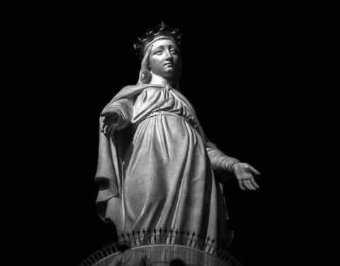 إليكِ الورد يا مريم (الشهر المريمي) – تاريخها