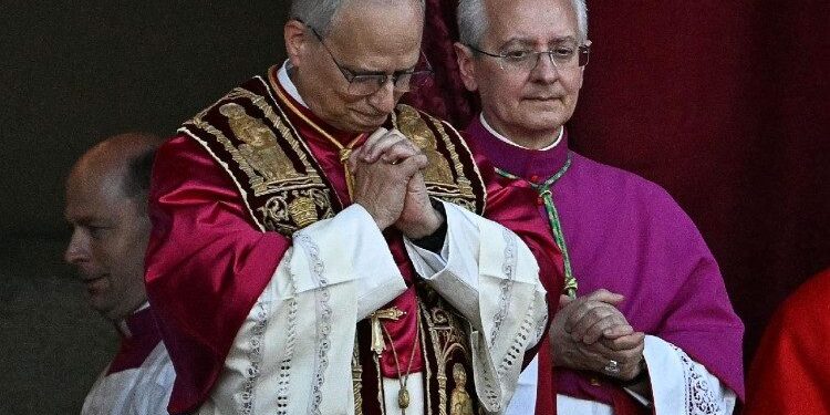 لاوون الرابع عشر هو البابا الجديد: السلام للعالم، سلام أعزل ومتواضع