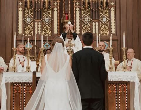 لماذا منعت المسيحية تعدد الزوجات؟