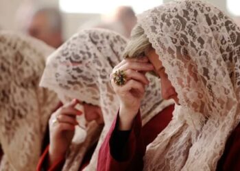 هل غطاء الرأس واجبٌ على المرأة المسيحيّة؟