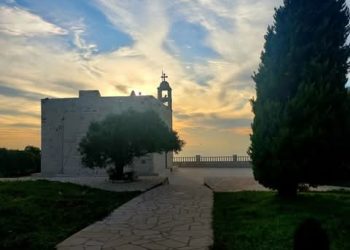 كنيسة القديسة تقلا – عين السنديانة – كنائس لبنان