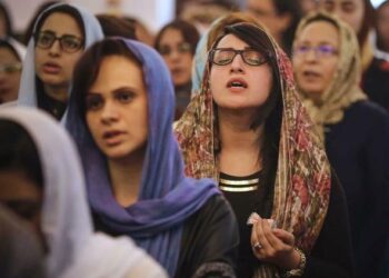 من كتاب ثياب الحشمة