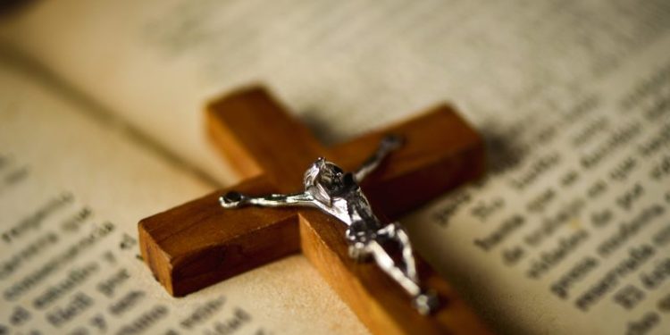 دعوة المسيح من أعلى الصليب إلى أبناء الكنيسة المقدّسة