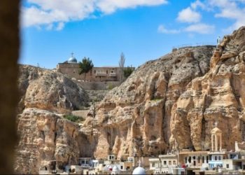 عيد الصليب في معلولا الآراميّة… شعلة إيمان لا تنطفئ