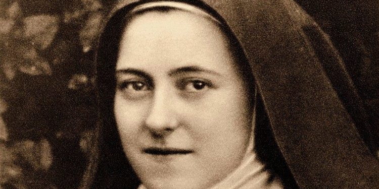 الإرشاد الرسولي للبابا فرنسيس: القديسة تريزيا الطفل يسوع تدلنا على الجوهري في الكنيسة وعلى المحبة والثقة برحمة الله