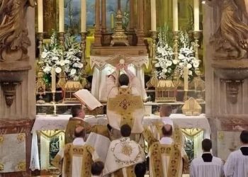 أهمية حضور قداس الأحد – ذرائع التغيب وكيف نتجنبها!