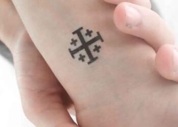 تاريخ وشم علامة الصليب