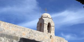 لماذا تُقرع أجراس الكنيسة؟ وكيف بدأت هذه العادة؟