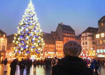 هل نزين شجرة عيد الميلاد ؟!! وما هي قصتها ؟