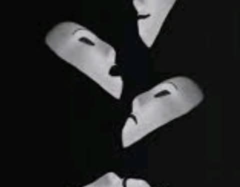 لحظة الحقيقة تسقط الأقنعة في بداية العام الجديد وقفة مواجهة مع الذات