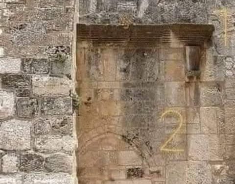 عند دخولنا كنيسة المهد ننحني خشوعا