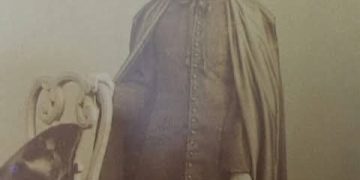 هل تعلم من مؤسس جماعة راهبات القلبين الأقدس العاملات الصغيرات؟